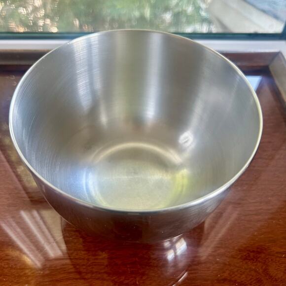 Vintage General Electric Stainless Steel Mixing Bowl — Made in USA - Picture 3 of 7